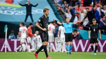 开云官方-【复盘】比赛输在勒夫没有B方案，勒夫输在自我否定