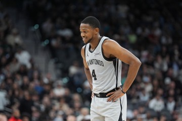 开云官方-找找状态！福克斯21投8中得24分6板5助1帽 得分全队最高